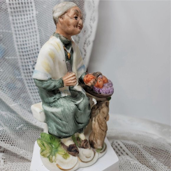 Old Woman Peeling Apples Figurine Vintage Hand Pai - Picture 7 of 9